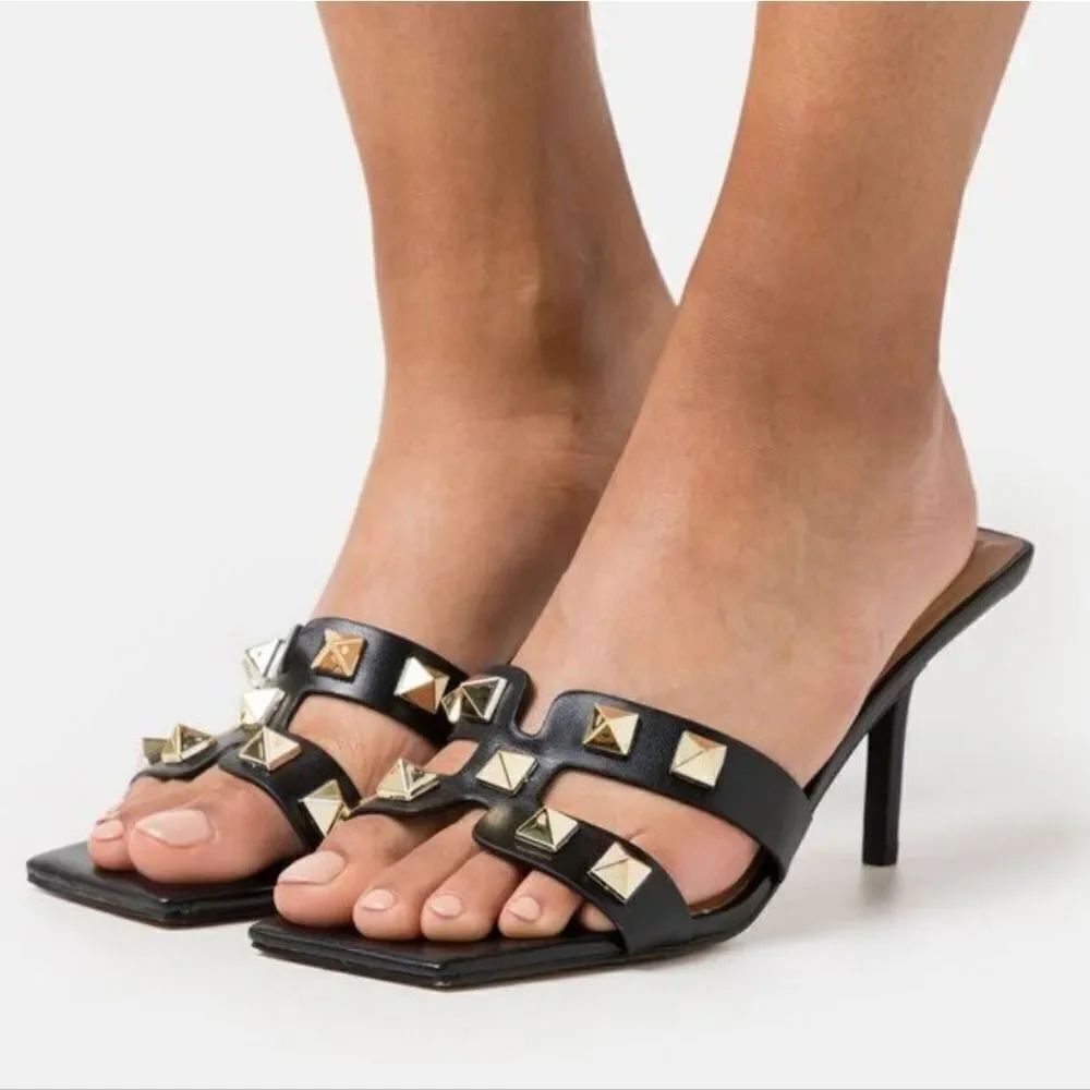 BRAND NEW ANNE MICHELLE GOLDTONE ROCKSTAR MULE SQUARE TOE WOMEN"S SANDAL
